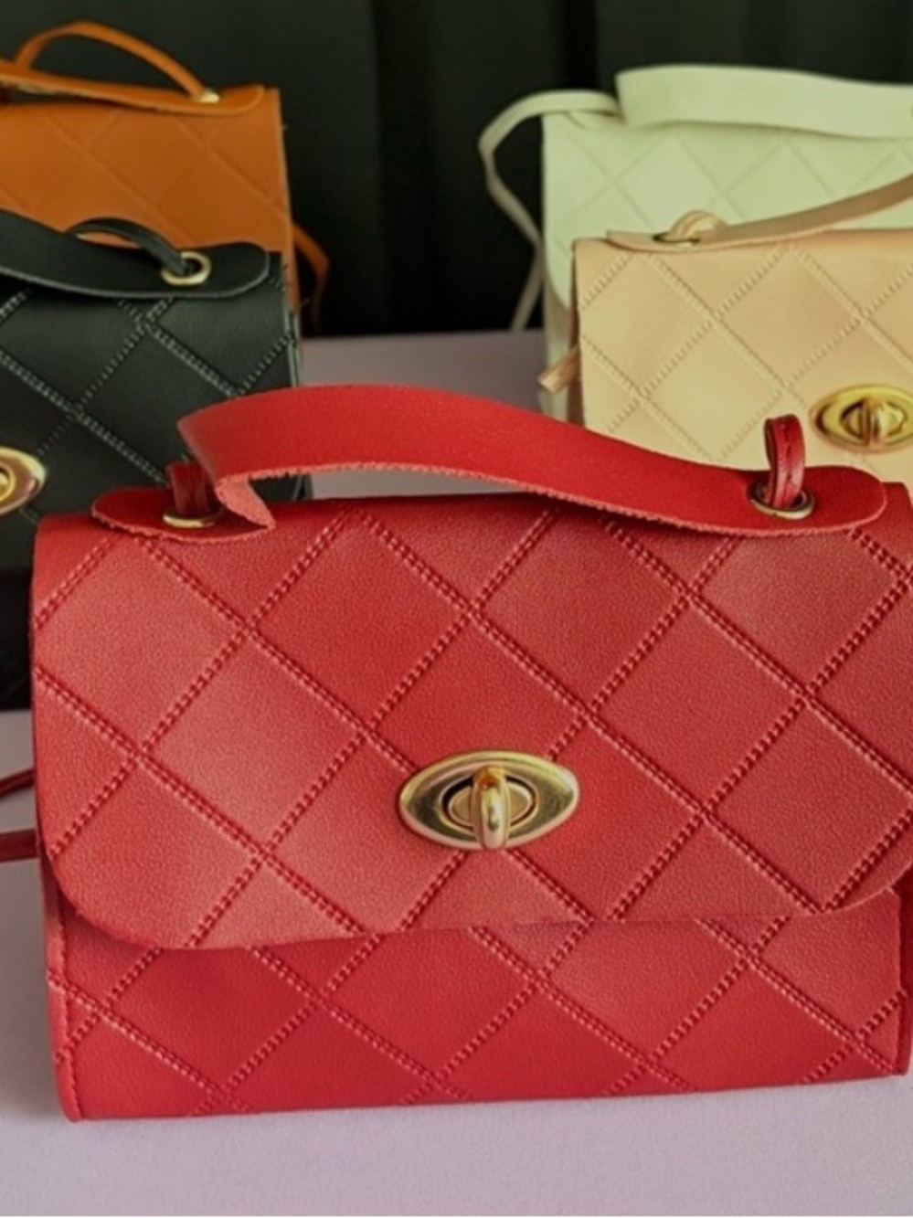 Women Small red crossbody bag.